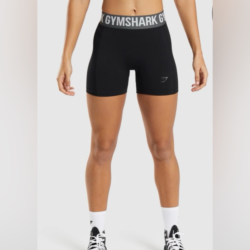 New- GymShark flex shorts